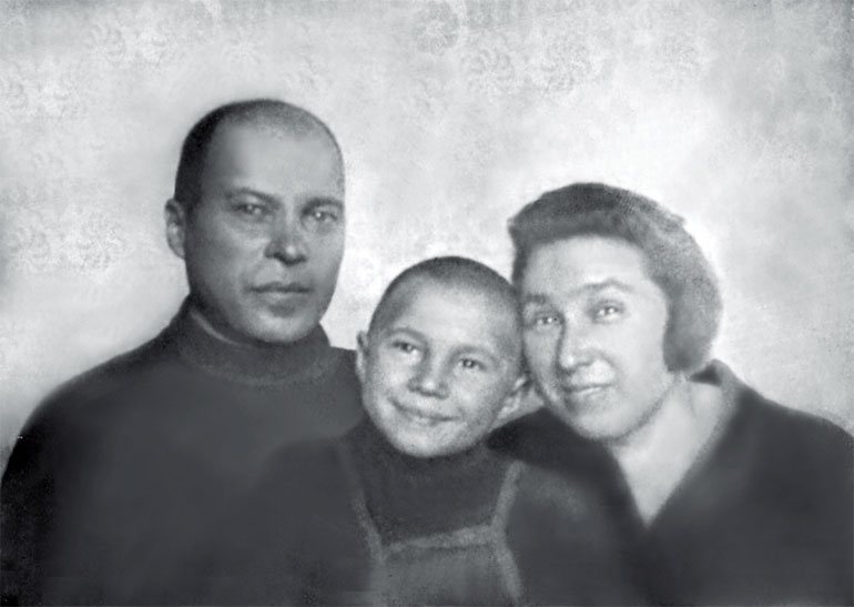 Иллюстрация к книге — Жизнь. Кино [i_002.jpg]