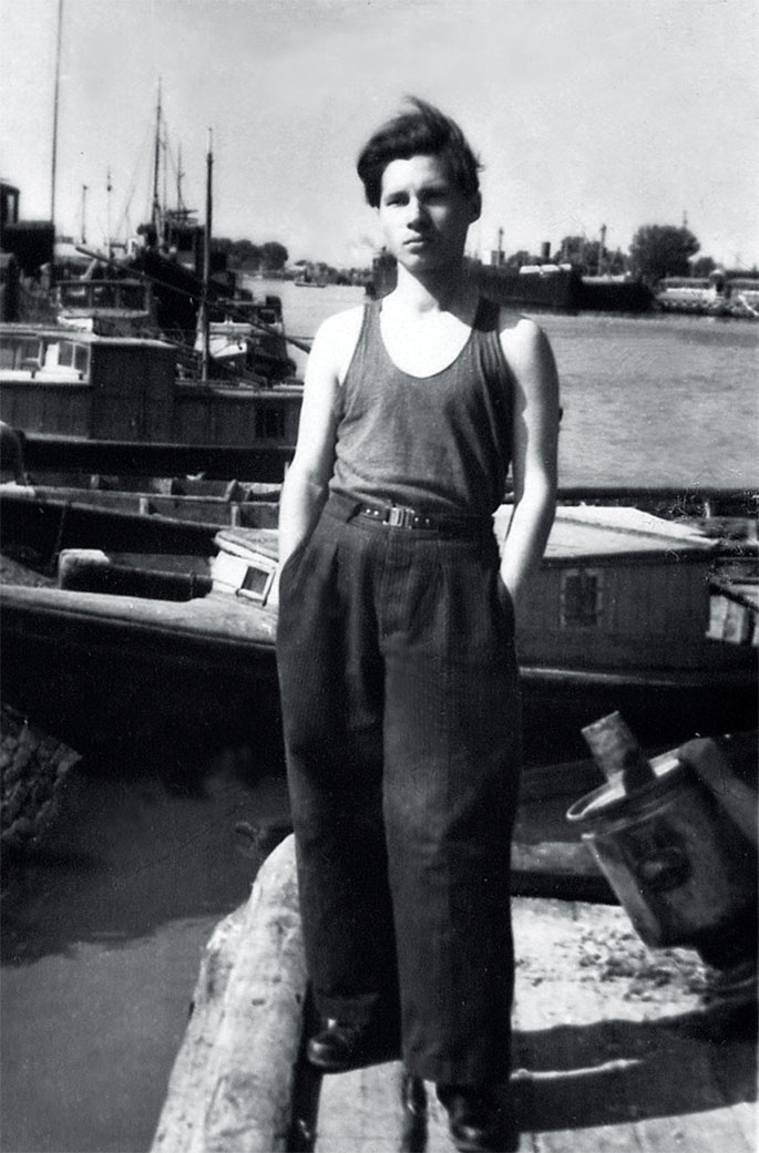 Иллюстрация к книге — Жизнь. Кино [i_008.jpg]