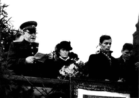 Иллюстрация к книге — Их послал на смерть Жуков? Гибель армии генерала Ефремова [i_101.jpg]