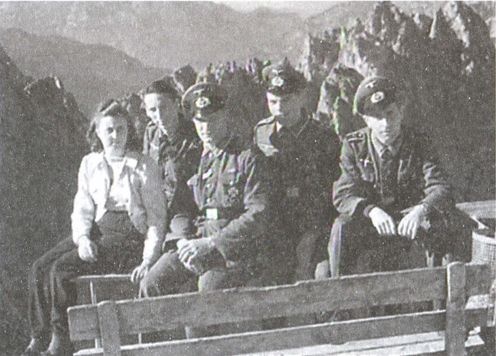 Иллюстрация к книге — Сквозь ад за Гитлера [i_003.jpg]