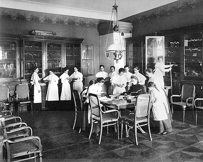 Иллюстрация к книге — Смольный институт. Дневники воспитанниц [i_007.jpg]