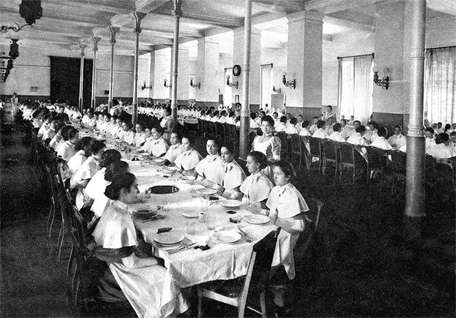 Иллюстрация к книге — Смольный институт. Дневники воспитанниц [i_014.jpg]