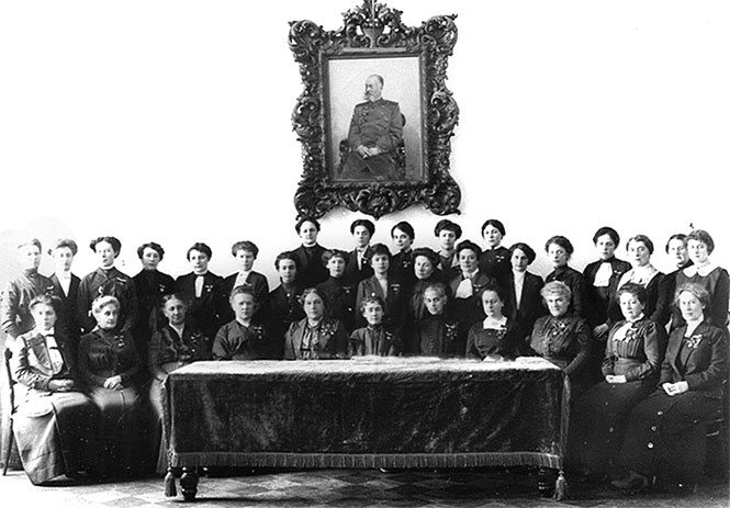 Иллюстрация к книге — Смольный институт. Дневники воспитанниц [i_017.jpg]