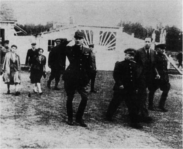 Иллюстрация к книге — Тамбов. Хроника плена. Воспоминания [i_032.jpg]