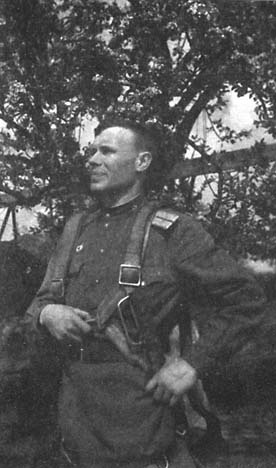 Иллюстрация к книге — 1000 ночных вылетов [i_002.jpg]