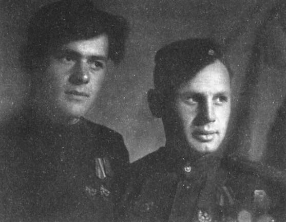 Иллюстрация к книге — 1000 ночных вылетов [i_003.jpg]