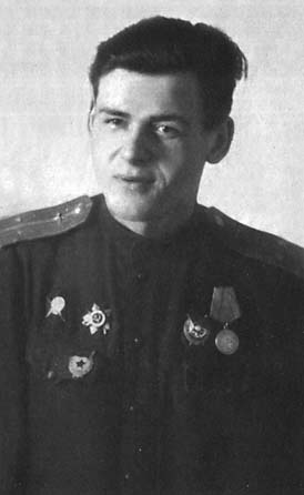 Иллюстрация к книге — 1000 ночных вылетов [i_005.jpg]