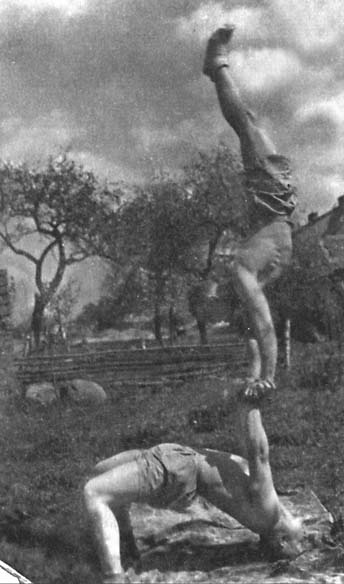 Иллюстрация к книге — 1000 ночных вылетов [i_020.jpg]