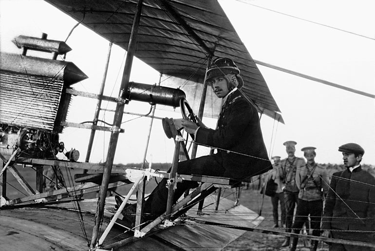 Иллюстрация к книге — Неизвестный Сикорский. &quot;Бог&quot; вертолетов [i_014.jpg]