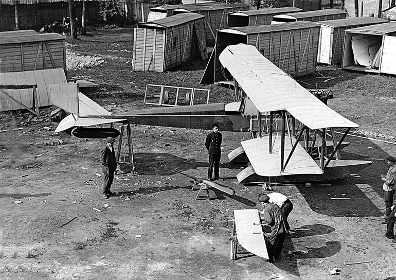 Иллюстрация к книге — Неизвестный Сикорский. &quot;Бог&quot; вертолетов [i_029.jpg]