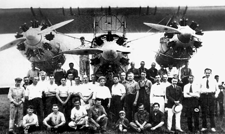 Иллюстрация к книге — Неизвестный Сикорский. &quot;Бог&quot; вертолетов [i_087.jpg]