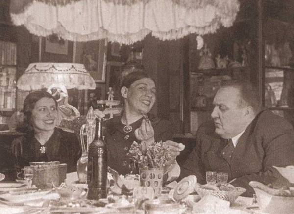 Иллюстрация к книге — Лидия Русланова. Душа-певица [i_023.jpg]