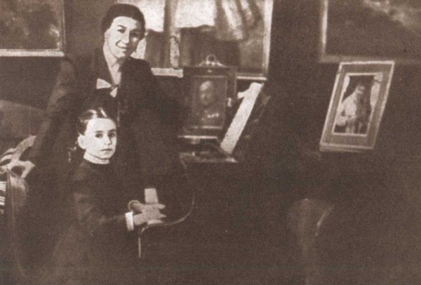 Иллюстрация к книге — Лидия Русланова. Душа-певица [i_048.jpg]