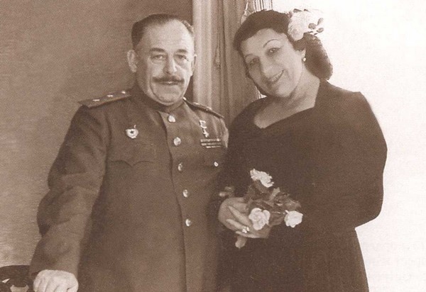 Иллюстрация к книге — Лидия Русланова. Душа-певица [i_053.jpg]