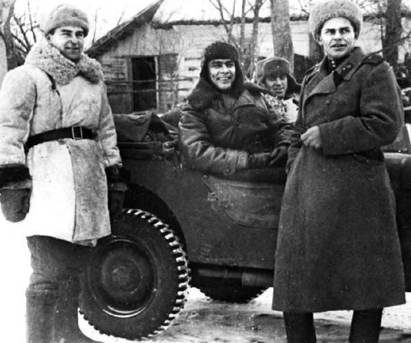 Иллюстрация к книге — Эпоха победителей. Воспоминания пламенных лет! [i_020.jpg]