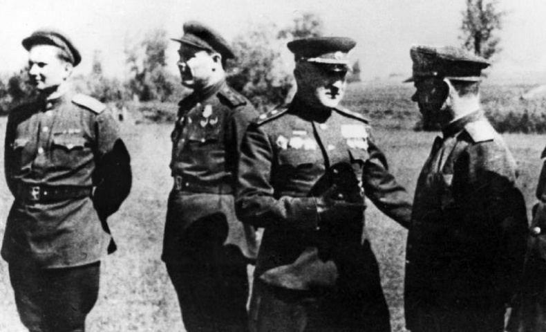 Иллюстрация к книге — Эпоха победителей. Воспоминания пламенных лет! [i_022.jpg]