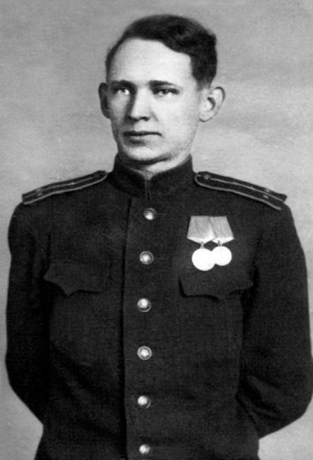 Иллюстрация к книге — Эпоха победителей. Воспоминания пламенных лет! [i_028.jpg]