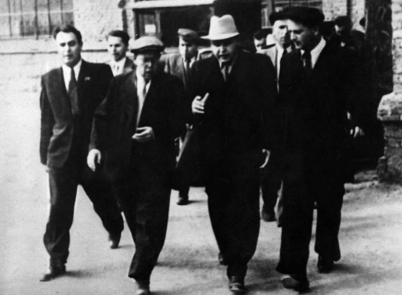 Иллюстрация к книге — Эпоха победителей. Воспоминания пламенных лет! [i_035.jpg]