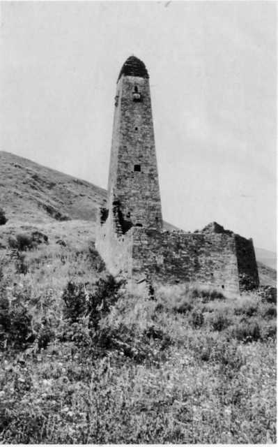 Иллюстрация к книге — Шейх Мансур [i_003.jpg]