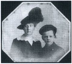 Иллюстрация к книге — Сохрани мою печальную историю... Блокадный дневник Лены Мухиной [i_005.jpg]