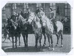 Иллюстрация к книге — Сохрани мою печальную историю... Блокадный дневник Лены Мухиной [i_011.jpg]