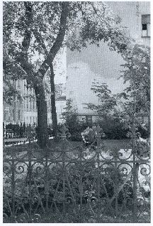 Иллюстрация к книге — Сохрани мою печальную историю... Блокадный дневник Лены Мухиной [i_019.jpg]