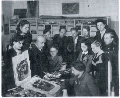 Иллюстрация к книге — Сохрани мою печальную историю... Блокадный дневник Лены Мухиной [i_020.jpg]