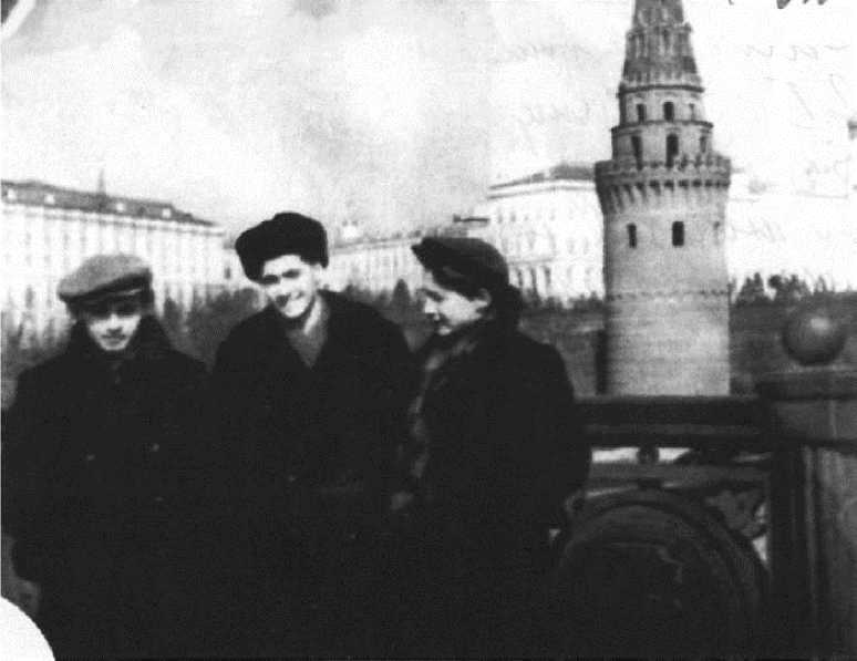 Иллюстрация к книге — Эдик. Путешествие в мир детского писателя Эдуарда Успенского [i_009.jpg]