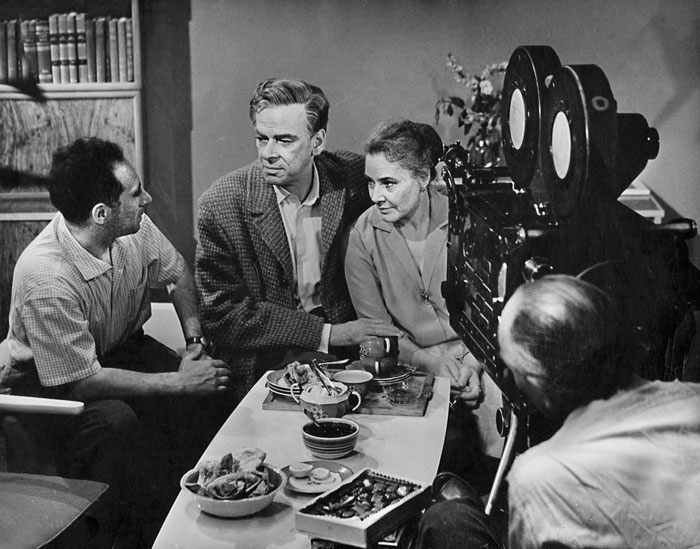 Иллюстрация к книге — 320 страниц про любовь и кино [i_024.jpg]