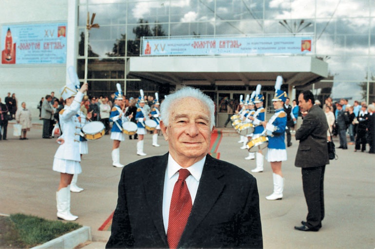 Иллюстрация к книге — 320 страниц про любовь и кино [i_094.jpg]