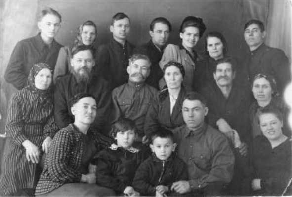 Иллюстрация к книге — Человек, лишённый малой родины [i_020.jpg]