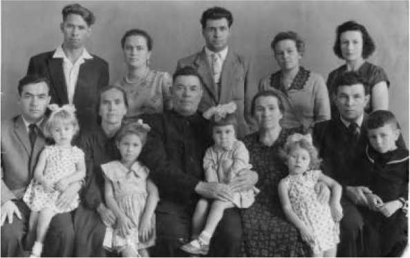 Иллюстрация к книге — Человек, лишённый малой родины [i_023.jpg]