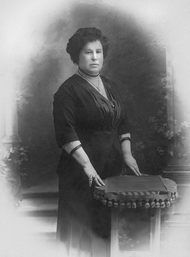 Иллюстрация к книге — &quot;Посмотрим, кто кого переупрямит...&quot;. Надежда Яковлевна Мандельштам в письмах, воспоминаниях, свидетельствах [i_014.jpg]