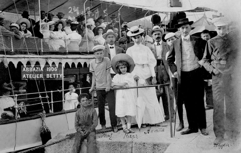 Иллюстрация к книге — &quot;Посмотрим, кто кого переупрямит...&quot;. Надежда Яковлевна Мандельштам в письмах, воспоминаниях, свидетельствах [i_015.jpg]