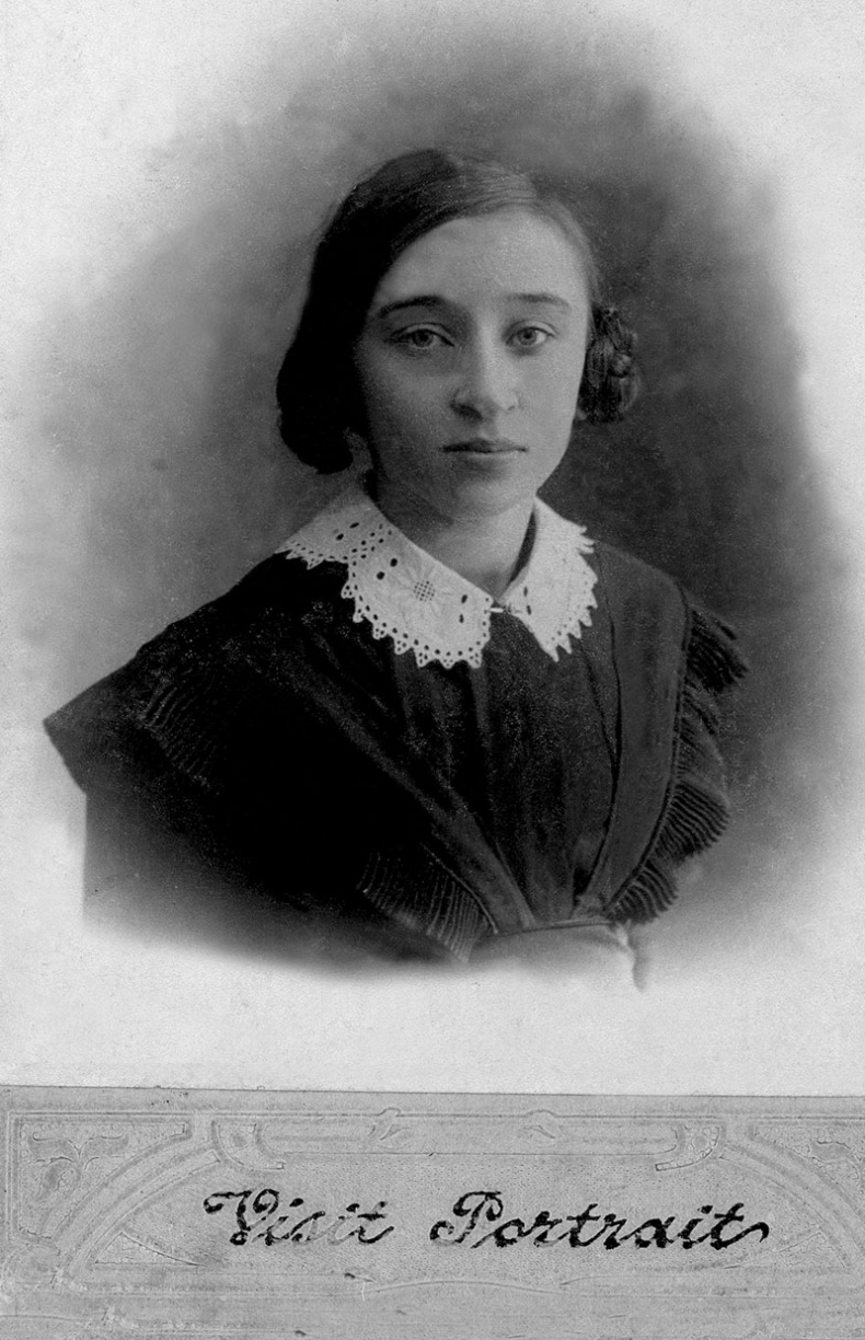 Иллюстрация к книге — &quot;Посмотрим, кто кого переупрямит...&quot;. Надежда Яковлевна Мандельштам в письмах, воспоминаниях, свидетельствах [i_021.jpg]