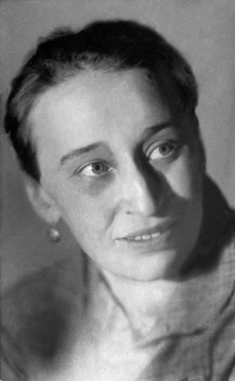 Иллюстрация к книге — &quot;Посмотрим, кто кого переупрямит...&quot;. Надежда Яковлевна Мандельштам в письмах, воспоминаниях, свидетельствах [i_031.jpg]