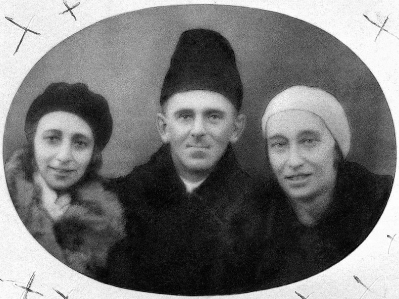 Иллюстрация к книге — &quot;Посмотрим, кто кого переупрямит...&quot;. Надежда Яковлевна Мандельштам в письмах, воспоминаниях, свидетельствах [i_032.jpg]