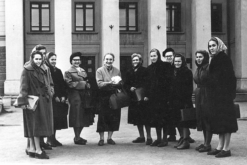 Иллюстрация к книге — &quot;Посмотрим, кто кого переупрямит...&quot;. Надежда Яковлевна Мандельштам в письмах, воспоминаниях, свидетельствах [i_049.jpg]