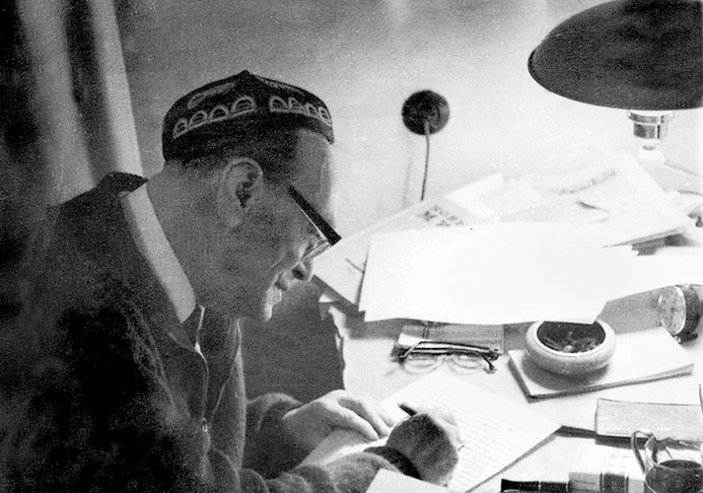 Иллюстрация к книге — &quot;Посмотрим, кто кого переупрямит...&quot;. Надежда Яковлевна Мандельштам в письмах, воспоминаниях, свидетельствах [i_051.jpg]