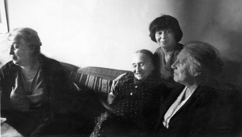 Иллюстрация к книге — &quot;Посмотрим, кто кого переупрямит...&quot;. Надежда Яковлевна Мандельштам в письмах, воспоминаниях, свидетельствах [i_054.jpg]