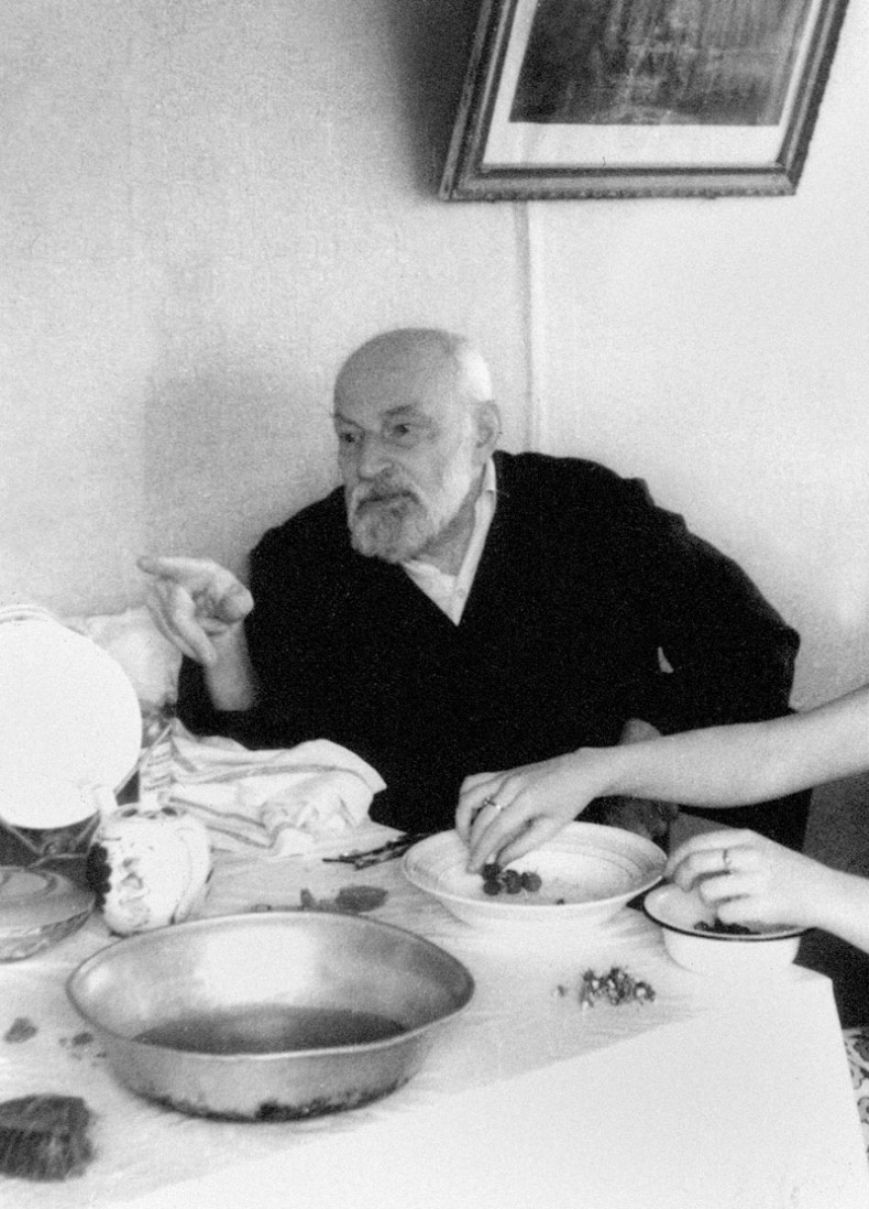 Иллюстрация к книге — &quot;Посмотрим, кто кого переупрямит...&quot;. Надежда Яковлевна Мандельштам в письмах, воспоминаниях, свидетельствах [i_057.jpg]