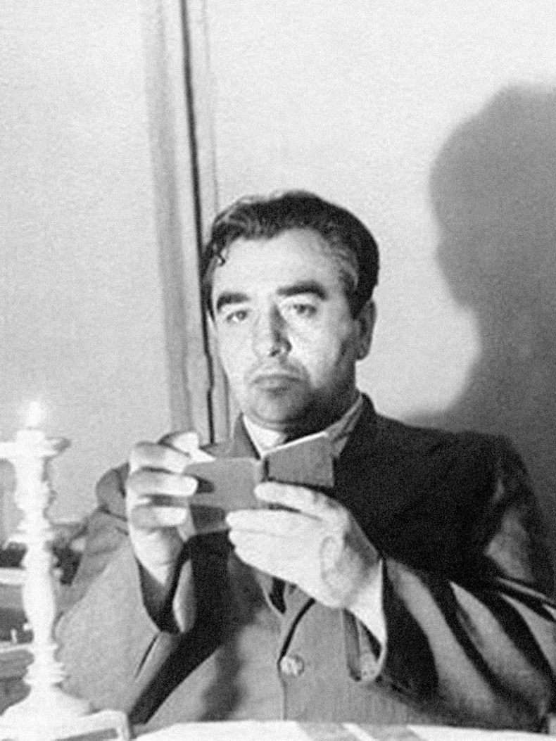 Иллюстрация к книге — &quot;Посмотрим, кто кого переупрямит...&quot;. Надежда Яковлевна Мандельштам в письмах, воспоминаниях, свидетельствах [i_061.jpg]