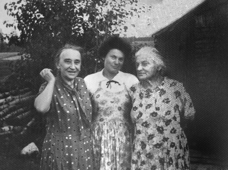 Иллюстрация к книге — &quot;Посмотрим, кто кого переупрямит...&quot;. Надежда Яковлевна Мандельштам в письмах, воспоминаниях, свидетельствах [i_064.jpg]