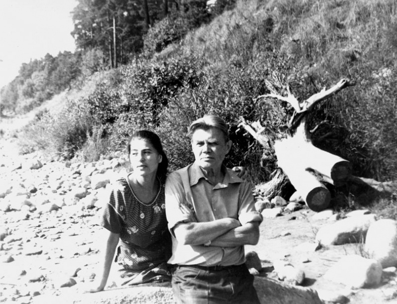 Иллюстрация к книге — &quot;Посмотрим, кто кого переупрямит...&quot;. Надежда Яковлевна Мандельштам в письмах, воспоминаниях, свидетельствах [i_071.jpg]