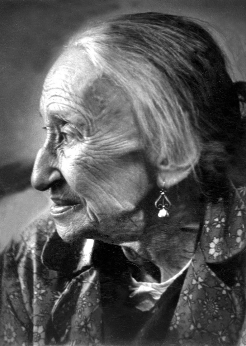 Иллюстрация к книге — &quot;Посмотрим, кто кого переупрямит...&quot;. Надежда Яковлевна Мандельштам в письмах, воспоминаниях, свидетельствах [i_086.jpg]