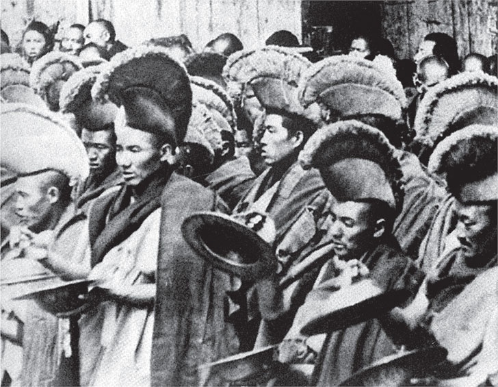 Иллюстрация к книге — Семь лет в Тибете. Моя жизнь при дворе Далай-ламы [_23.jpg]