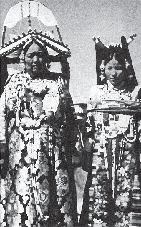 Иллюстрация к книге — Семь лет в Тибете. Моя жизнь при дворе Далай-ламы [_24.jpg]