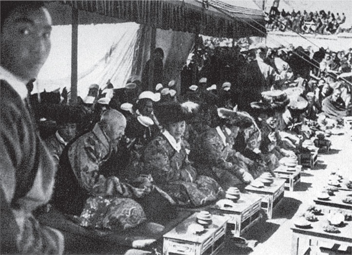 Иллюстрация к книге — Семь лет в Тибете. Моя жизнь при дворе Далай-ламы [_25.jpg]