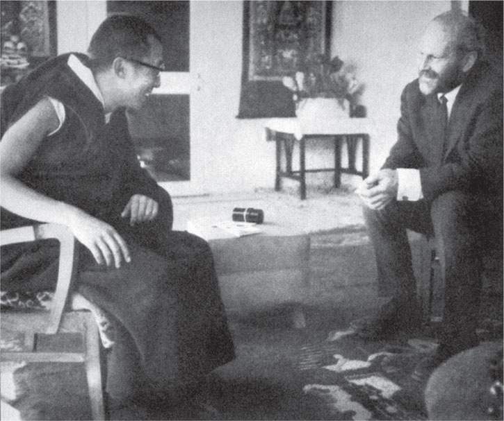 Иллюстрация к книге — Семь лет в Тибете. Моя жизнь при дворе Далай-ламы [_45.jpg]