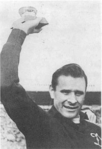 Иллюстрация к книге — Стрельцов. Человек без локтей [pic_23.jpg]